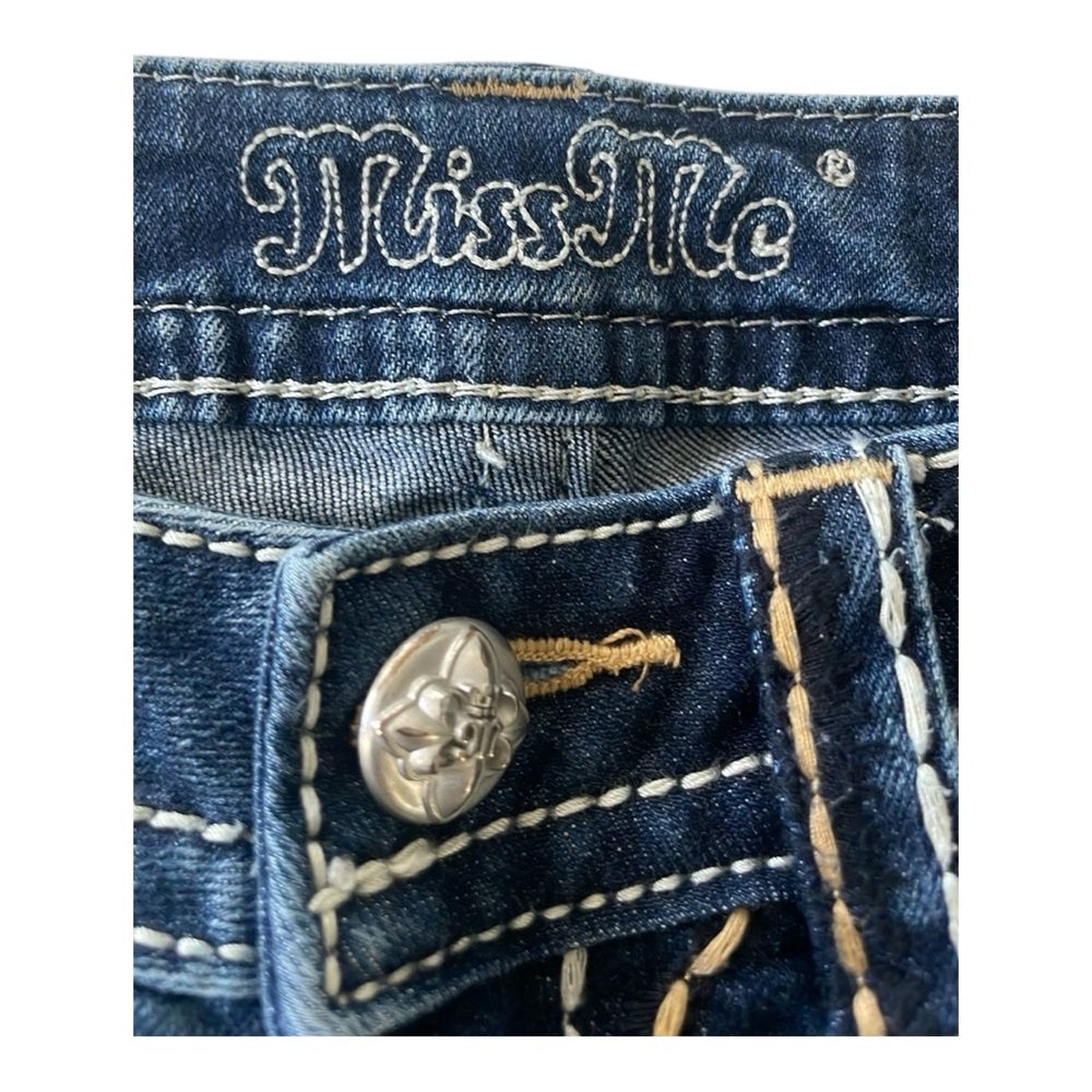 ♥️Miss me ♥️Mid-Rise Bermuda Denim Jeans size (25) women’s. - Picture 9 of 10